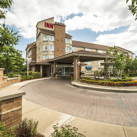 Monte Carlo Inn Брамптон Экстерьер фото